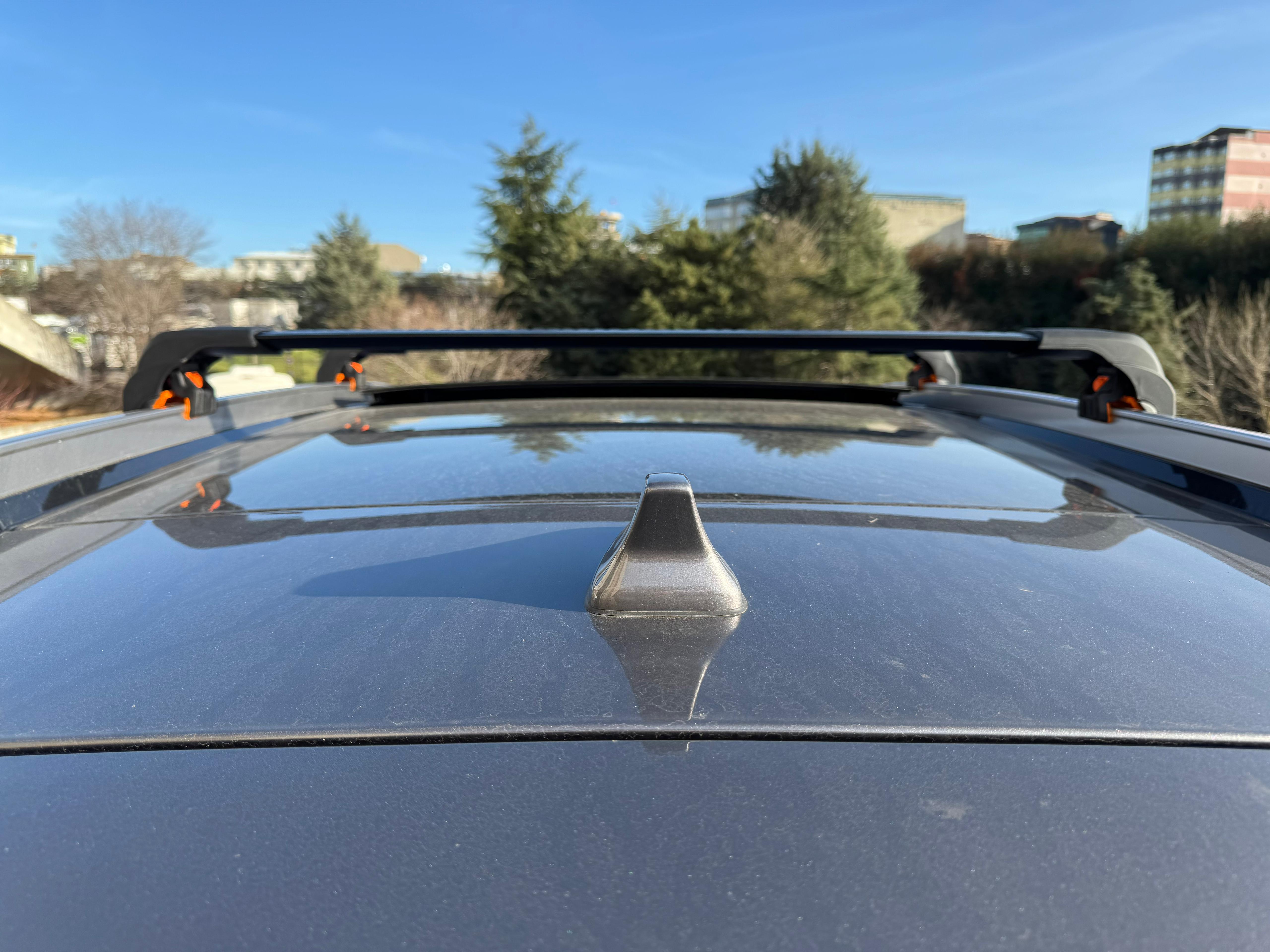 Premium Quality Roof Rack Cross Bar set for Chevrolet Bolt 2017 - 2021-Black - Picture 11 of 12